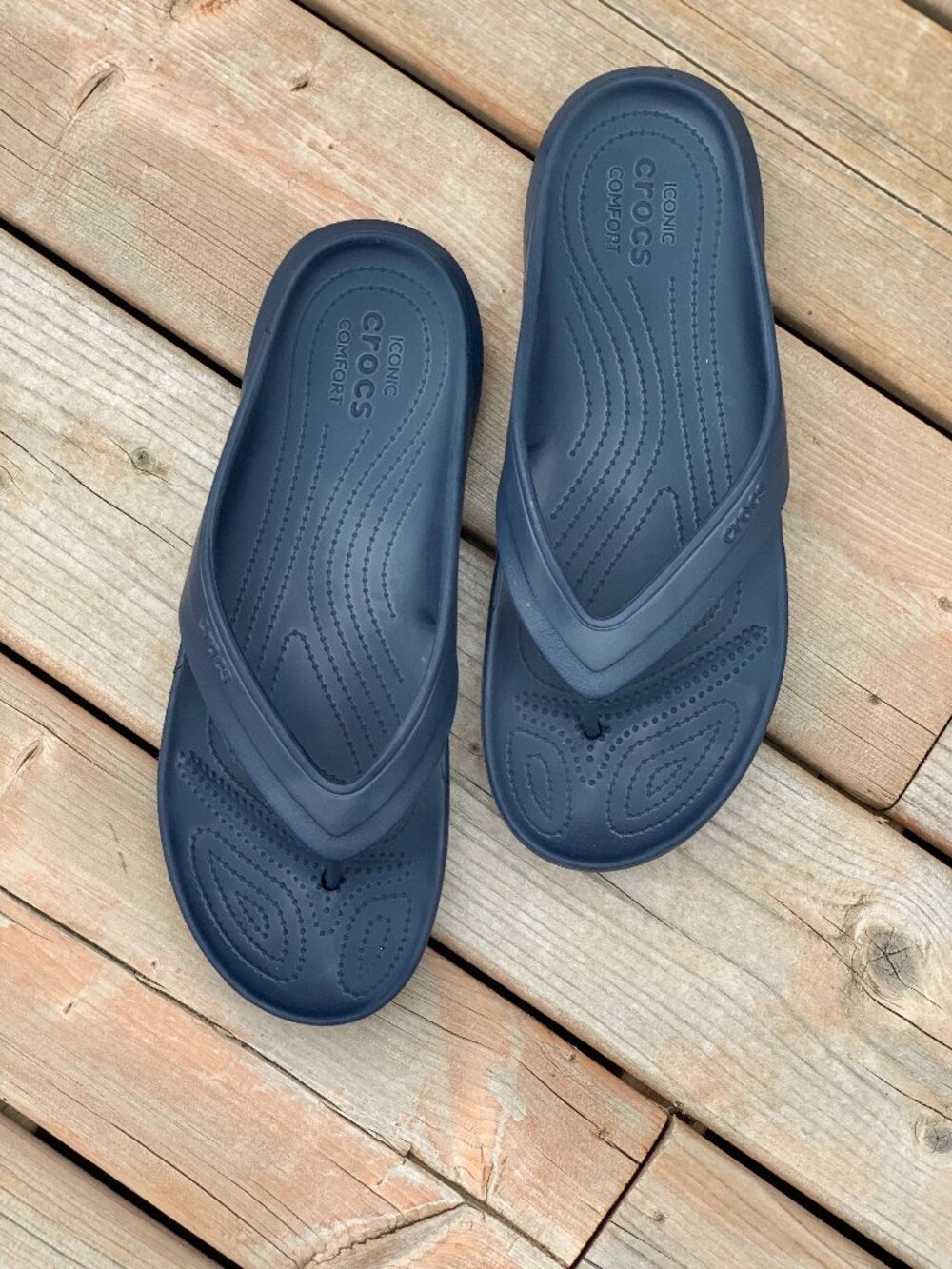 Crocs Flip Flops Sandals Mens 12 Navy Thong Lightweight Comfort Casual Beach